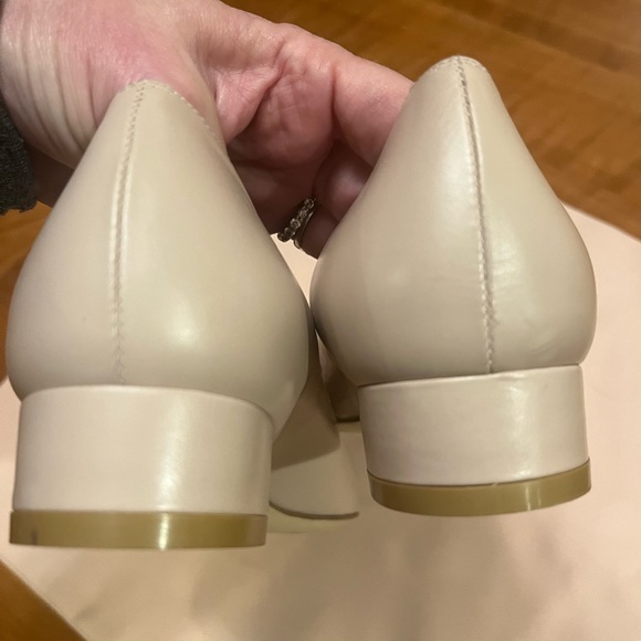 Stuart Weizman Anicia 25 in Dolce Taupe (Light pinkish hue) - Picture 3 of 5